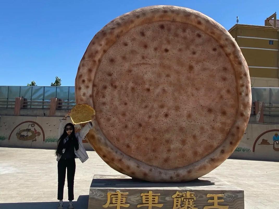 库车古称“龟兹”是举世闻名的龟兹文化发祥地，常有歌舞之乡